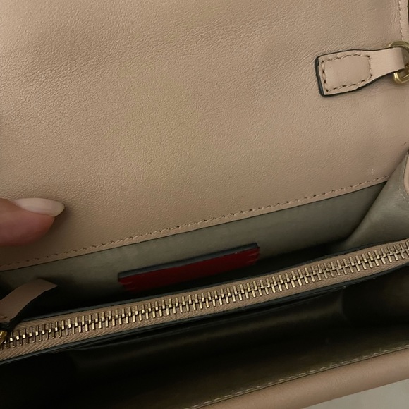 Valentino Garavani VLogo Chain Bag - Picture 11 of 13